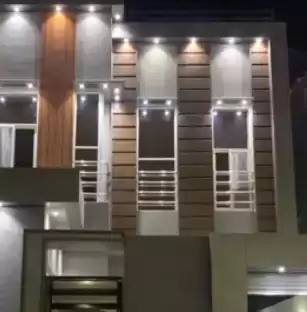 سكني عقار جاهز 5 غرف  غير مفروش فيلا  للبيع في الرياض #27742 - 1  صورة 