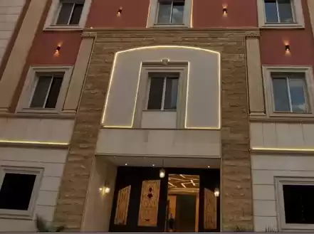 yerleşim Hazır Mülk 5 Yatak Odası U/F Apartman  satılık içinde Riyad #27867 - 1  image 