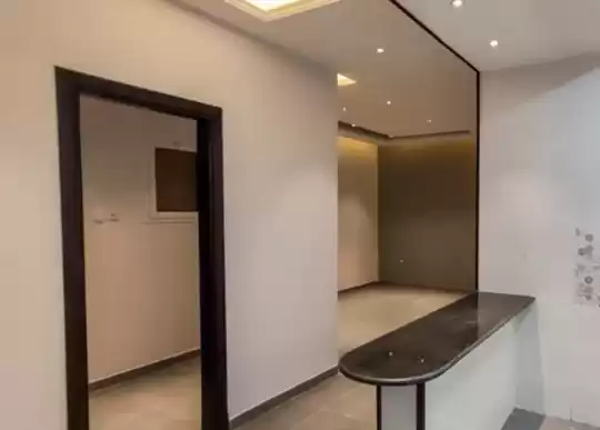 住宅 就绪物业 4+女仆卧室 U/F 公寓  出售 在 利雅得 #27878 - 1  image 
