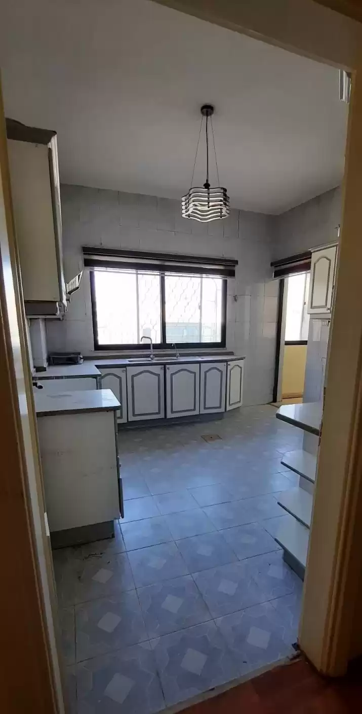 Жилой Готовая недвижимость 3 спальни Н/Ф Квартира  продается в Амман #27932 - 1  image 