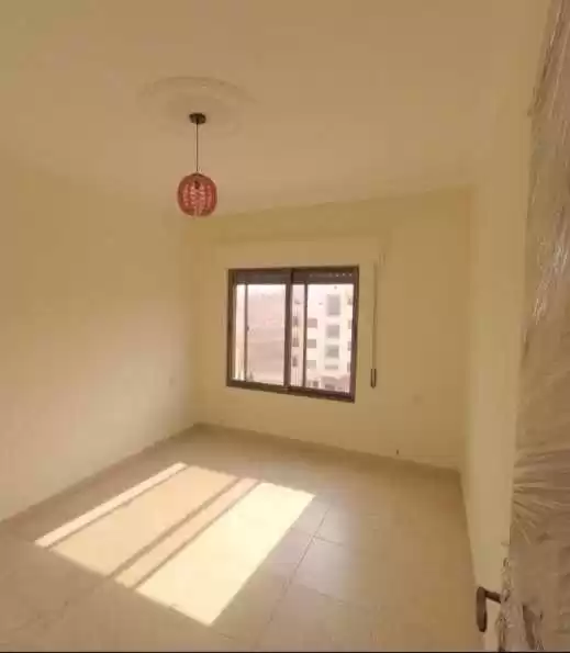住宅 就绪物业 3+女仆卧室 U/F 公寓  出售 在 安曼 #27966 - 1  image 