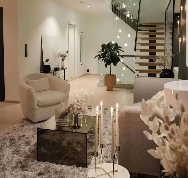 Mixed Use Ready Property 3 Bedrooms F/F Apartment  for sale in Cairo-Governorate #38160 - 1  image 