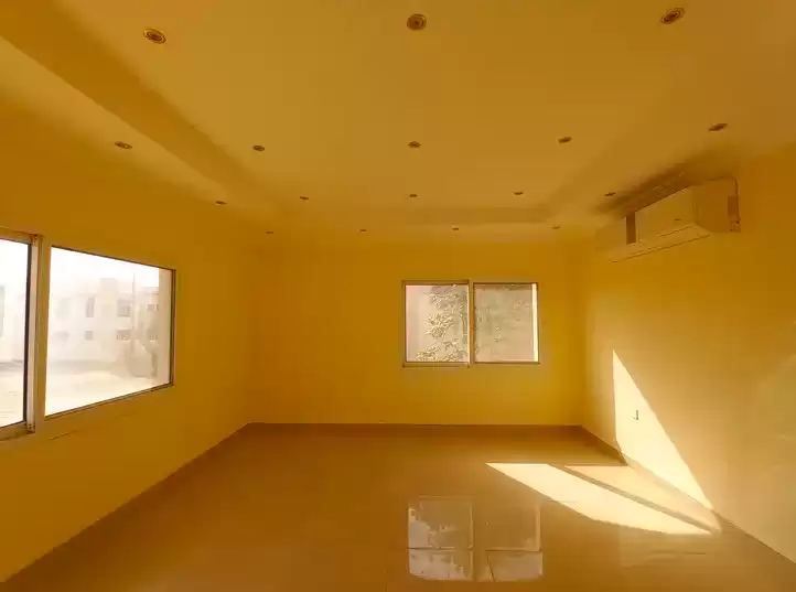 سكني عقار جاهز 7 غرف  غير مفروش فيلا  للإيجار في دبي #38874 - 1  صورة 