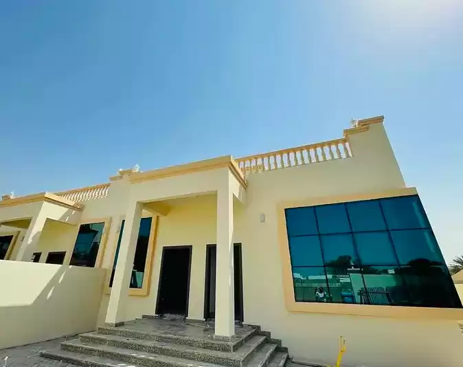 Residential Ready Property 4 Bedrooms U/F Standalone Villa  for rent in Dubai #38888 - 1  image 