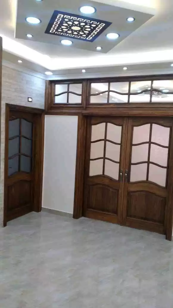 住宅 就绪物业 3 间卧室 U/F 公寓  出售 在 开罗省 #40932 - 1  image 
