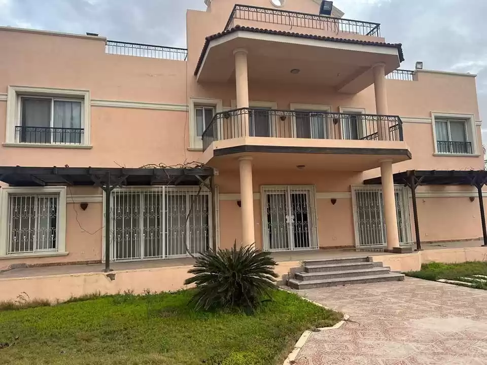 مسکونی املاک آماده 5 اتاق خواب U/F ویلای مستقل  برای فروش که در قاهره , قاهره-استان #42269 - 1  image 