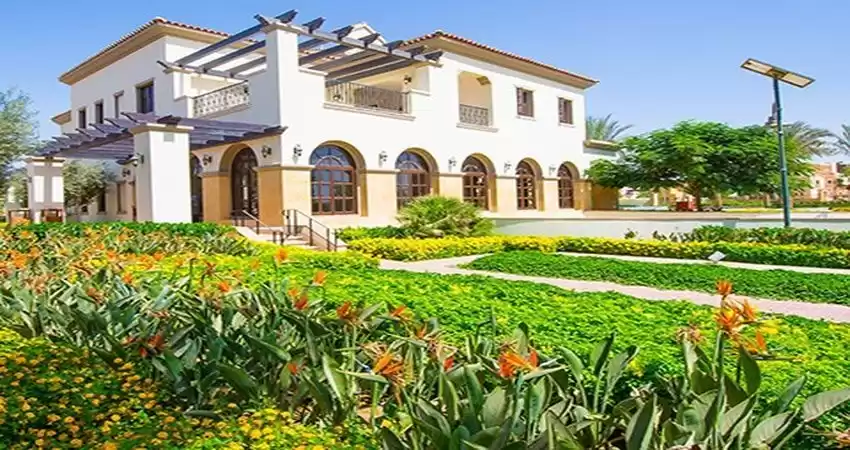 Residential Ready Property 4+maid Bedrooms U/F Standalone Villa  for sale in Cairo , Cairo-Governorate #42344 - 1  image 