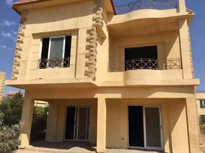 Residential Ready Property 4+maid Bedrooms U/F Standalone Villa  for sale in Cairo , Cairo-Governorate #42353 - 1  image 