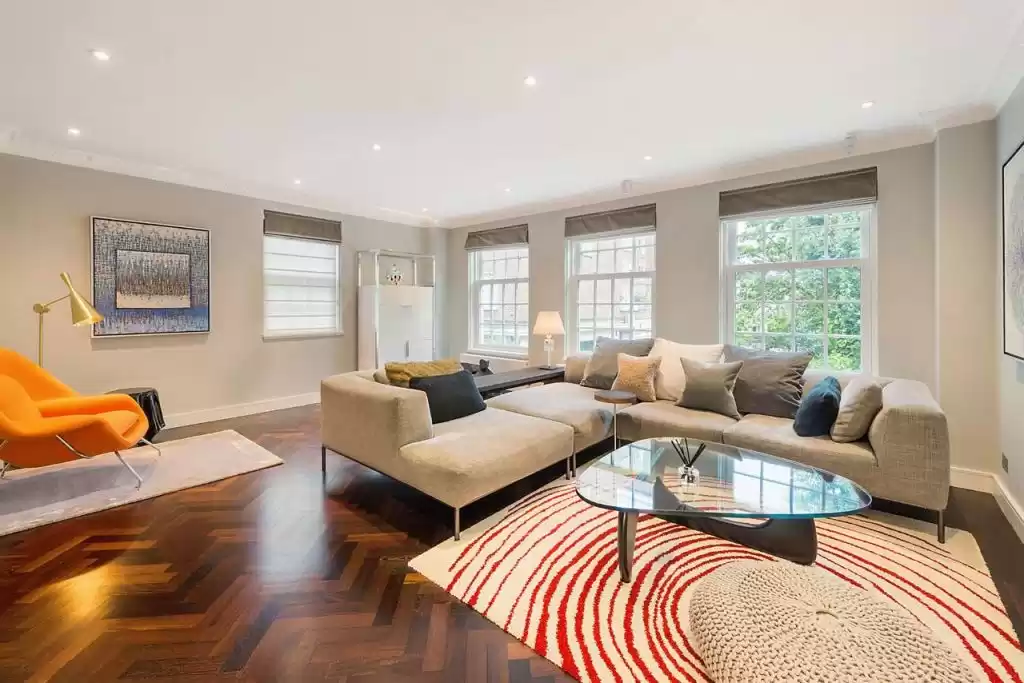 Residential Ready Property 2 Bedrooms U/F Penthouse  for sale in London , Greater-London , England #45990 - 1  image 