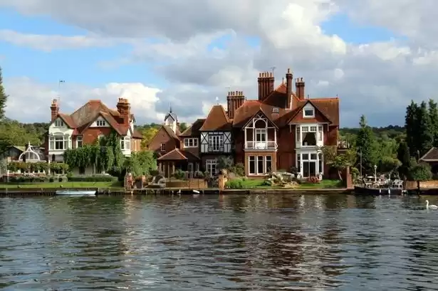 Résidentiel Propriété prête 3 chambres F / F Chalet  a louer au Londres , Grand-Londres , Angleterre #46796 - 1  image 