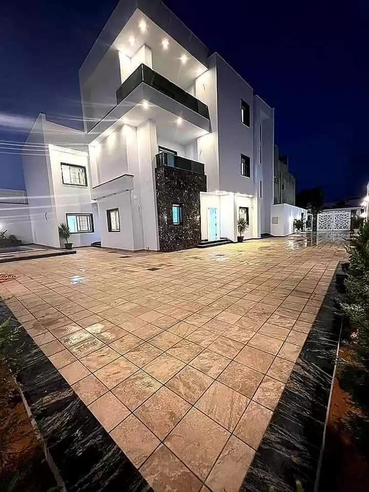 سكني عقار جاهز 7 غرف  غير مفروش دوبلكس  للبيع في محافظة بغداد #49599 - 1  صورة 