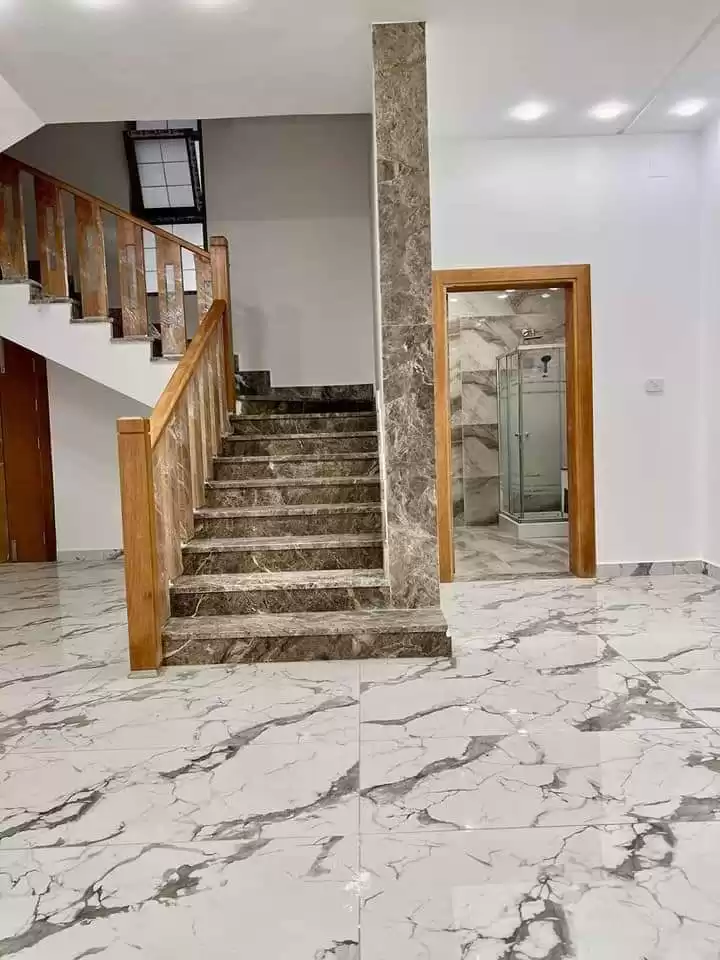 Residential Ready Property 5 Bedrooms U/F Duplex  for sale in Baghdad Governorate #49606 - 1  image 
