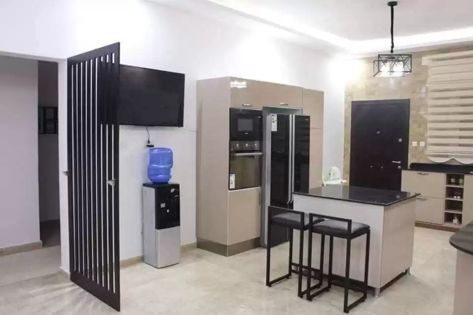 Résidentiel Propriété prête 4 chambres S / F Appartement  a louer au Gouvernorat de Bagdad #49646 - 1  image 