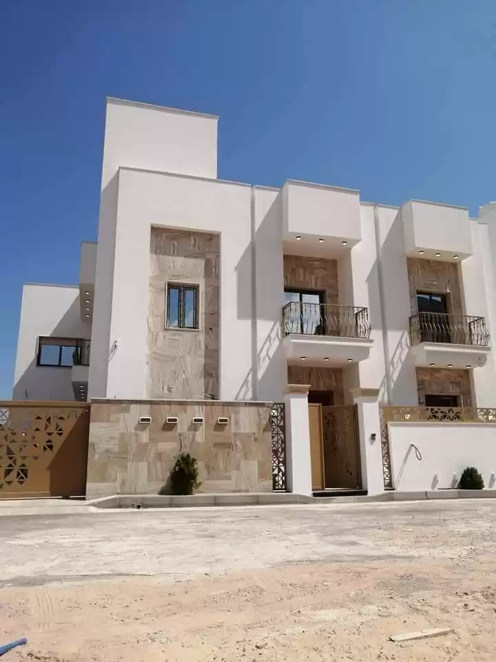 Residential Ready Property 5 Bedrooms S/F Duplex  for sale in Baghdad Governorate #49721 - 1  image 