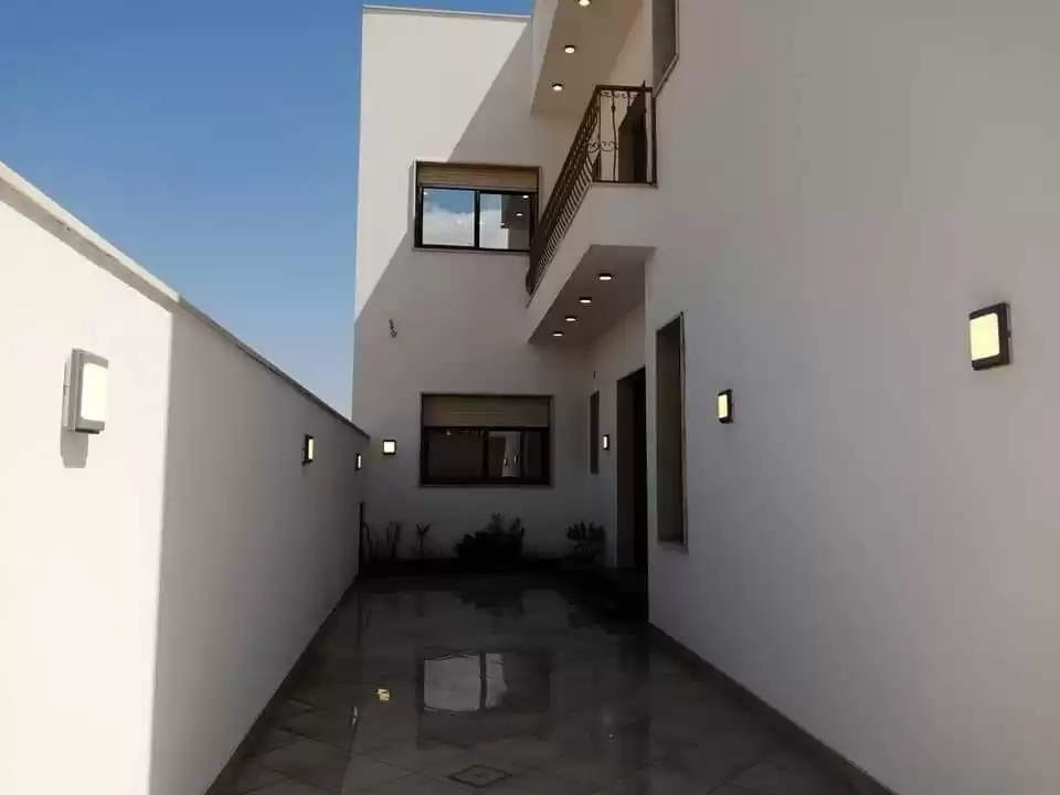 Commercial Ready Property U/F Building  for rent in Baghdad Governorate #49730 - 1  image 