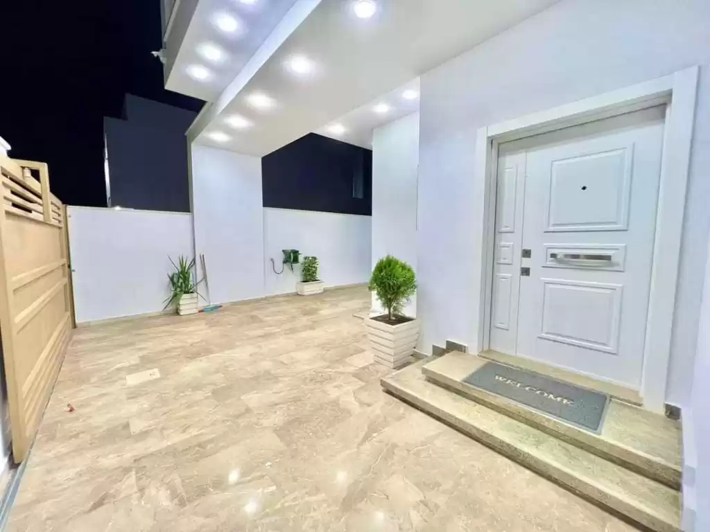مسکونی املاک آماده 3+ اتاق خواب خدمتکار F/F دوبلکس  برای فروش که در استان بغداد #49758 - 1  image 