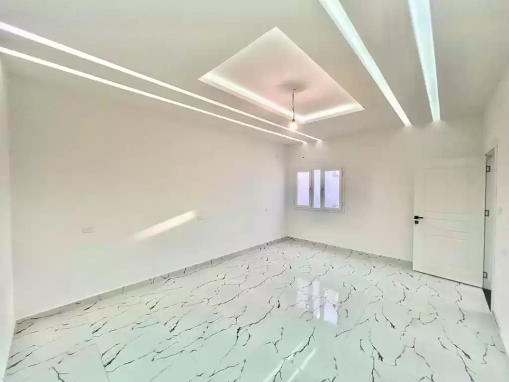 Résidentiel Propriété prête 2 chambres U / f Appartement  a louer au Gouvernorat de Bagdad #49794 - 1  image 