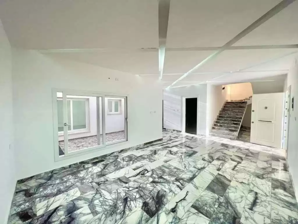 Residential Ready Property 2 Bedrooms U/F Duplex  for sale in Baghdad Governorate #49803 - 1  image 