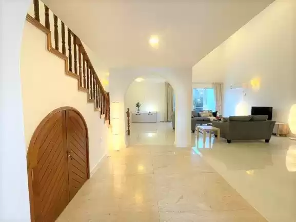 Residential Ready Property 2 Bedrooms F/F Townhouse  for rent in Al Sadd , Doha #7983 - 1  image 