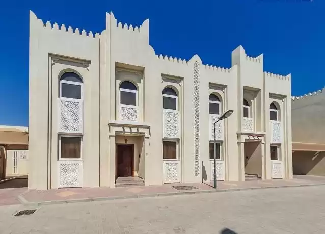 مسکونی املاک آماده 5 اتاق خواب F/F ویلا در مجتمع  برای اجاره که در السد , دوحه #8102 - 1  image 