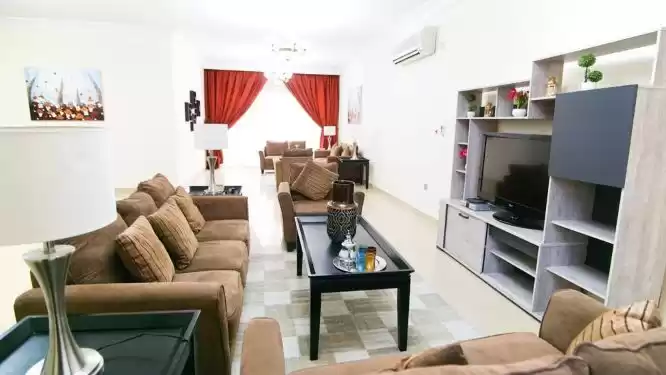Wohn Klaar eigendom 4 Schlafzimmer F/F Villa in Verbindung  zu vermieten in Al Sadd , Doha #8114 - 1  image 