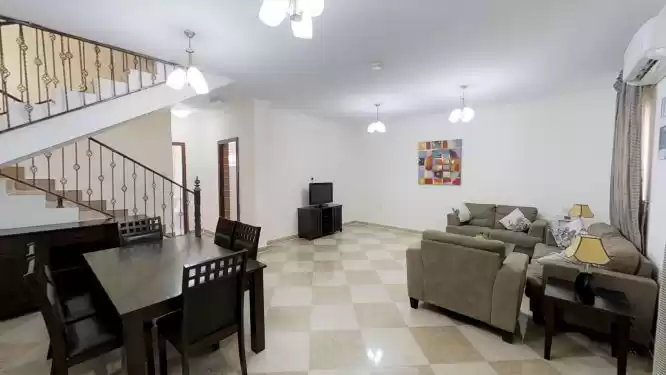 Wohn Klaar eigendom 4 Schlafzimmer F/F Villa in Verbindung  zu vermieten in Al Sadd , Doha #8117 - 1  image 