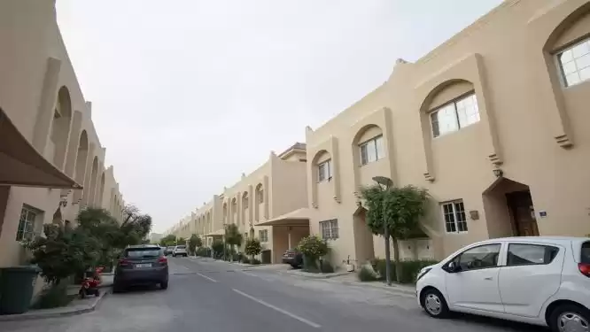 مسکونی املاک آماده 3 خوابه S/F ویلا در مجتمع  برای اجاره که در السد , دوحه #8121 - 1  image 