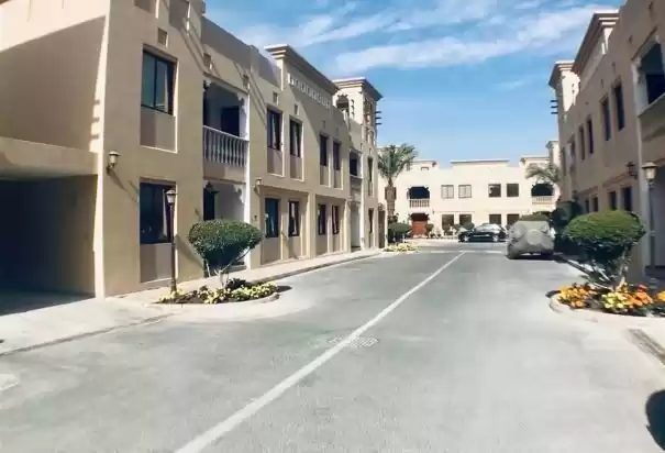 Wohn Klaar eigendom 6 Schlafzimmer S/F Villa in Verbindung  zu vermieten in Al Sadd , Doha #8248 - 1  image 