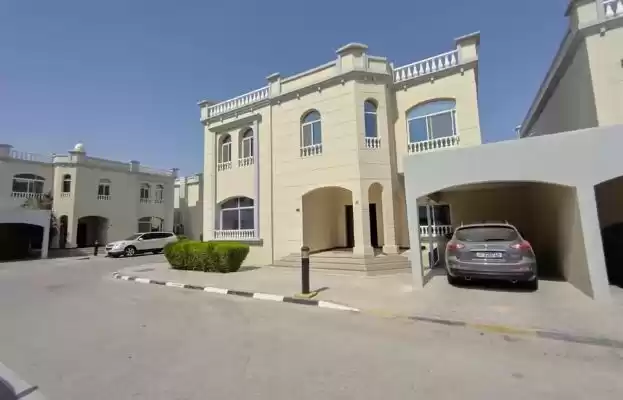Résidentiel Propriété prête 5 chambres U / f Villa à Compound  a louer au Doha #8282 - 1  image 