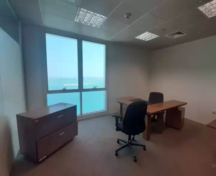 Commercial Propriété prête F / F Bureau  a louer au Al-Sadd , Doha #8298 - 1  image 