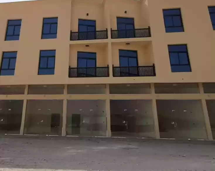 yerleşim Hazır Mülk 2 yatak odası U/F Apartman  kiralık içinde Al Sadd , Doha #8301 - 1  image 