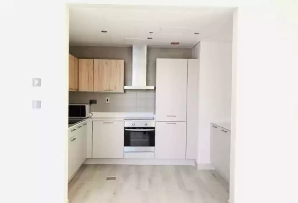 yerleşim Hazır Mülk 1 yatak odası F/F Apartman  kiralık içinde Doha #8328 - 1  image 