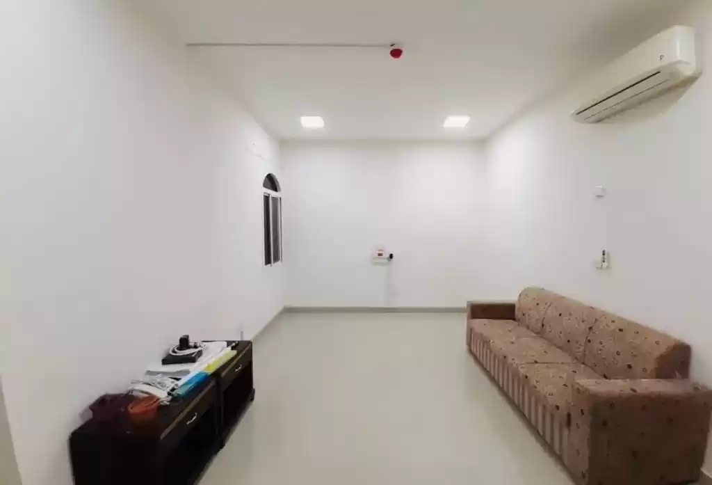 Residential Ready Property 2 Bedrooms U/F Apartment  for rent in Doha #8332 - 1  image 