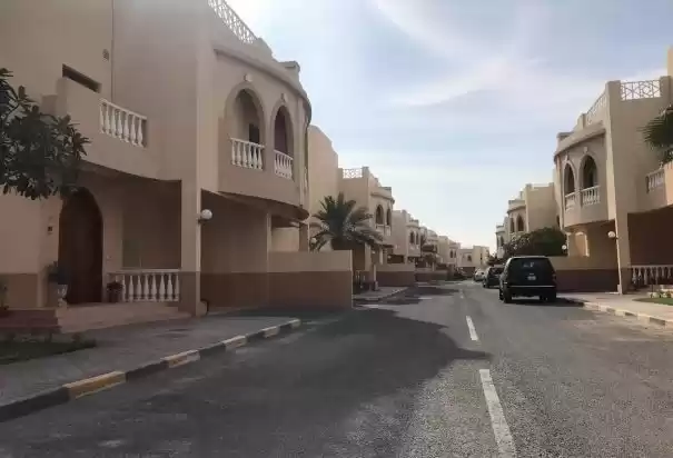 Résidentiel Propriété prête 4 + femme de chambre S / F Appartement  a louer au Doha #8364 - 1  image 