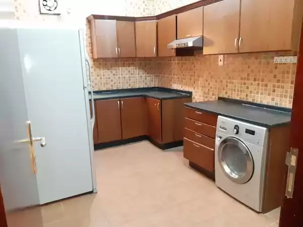 Жилой Готовая недвижимость 2 спальни С/Ж Квартира  в аренду в Аль-Садд , Доха #8383 - 1  image 
