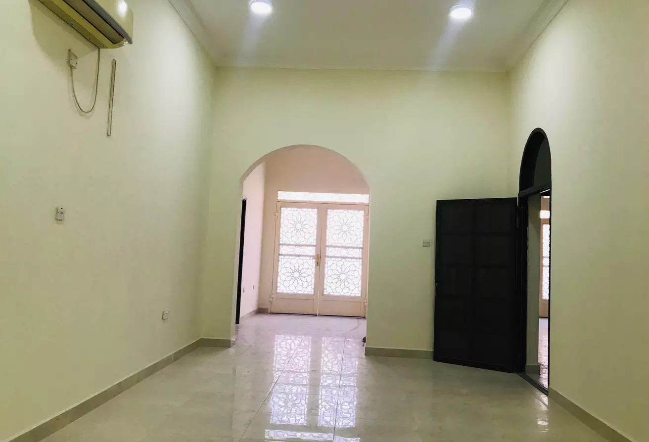 مسکونی املاک آماده 7+ اتاق خواب U/F ویلای مستقل  برای اجاره که در السد , دوحه #8453 - 1  image 
