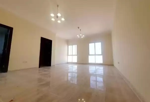 yerleşim Hazır Mülk 2 yatak odası U/F Müstakil Villa  kiralık içinde Al Sadd , Doha #8476 - 1  image 