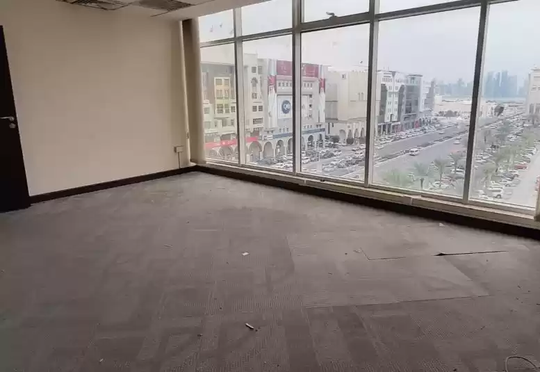 商业的 就绪物业 U/F 办公室  出租 在 萨德 , 多哈 #8506 - 1  image 