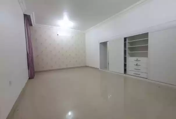 سكني عقار جاهز 6 + غرفة خادمة نصف مفروش فيلا  للإيجار في السد , الدوحة #8514 - 1  صورة 