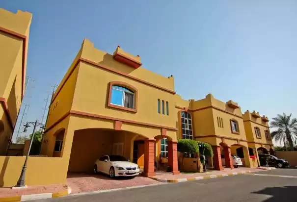 سكني عقار جاهز 4 + غرفة خادمة نصف مفروش فيلا في مجمع  للإيجار في السد , الدوحة #8520 - 1  صورة 