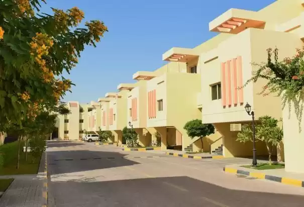 سكني عقار جاهز 5 + غرفة خادمة نصف مفروش فيلا في مجمع  للإيجار في السد , الدوحة #8524 - 1  صورة 