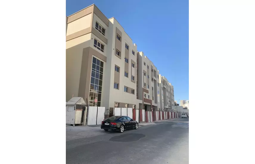 Comercial Listo Propiedad U / F Edificio  alquiler en al-sad , Doha #8577 - 1  image 