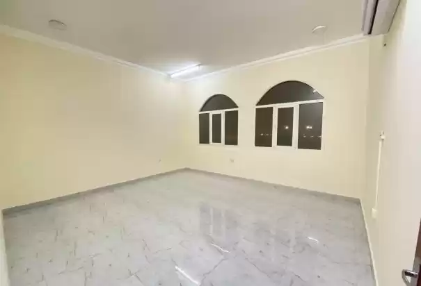 سكني عقار جاهز 1 غرفة  غير مفروش شقة  للإيجار في الدوحة #8601 - 1  صورة 