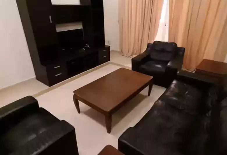 yerleşim Hazır Mülk 3 yatak odası F/F Apartman  kiralık içinde Al Sadd , Doha #8679 - 1  image 