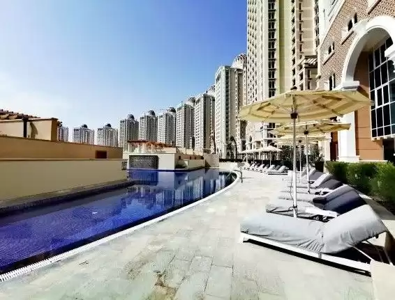 yerleşim Hazır Mülk 1 yatak odası F/F Apartman  kiralık içinde Al Sadd , Doha #8729 - 1  image 