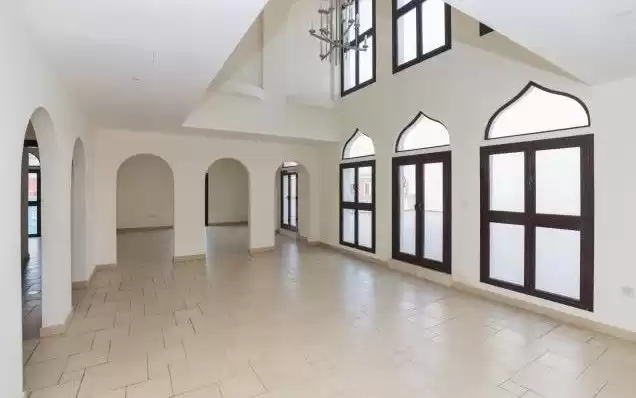Résidentiel Propriété prête 5 chambres S / F Appartement  a louer au Al-Sadd , Doha #8990 - 1  image 
