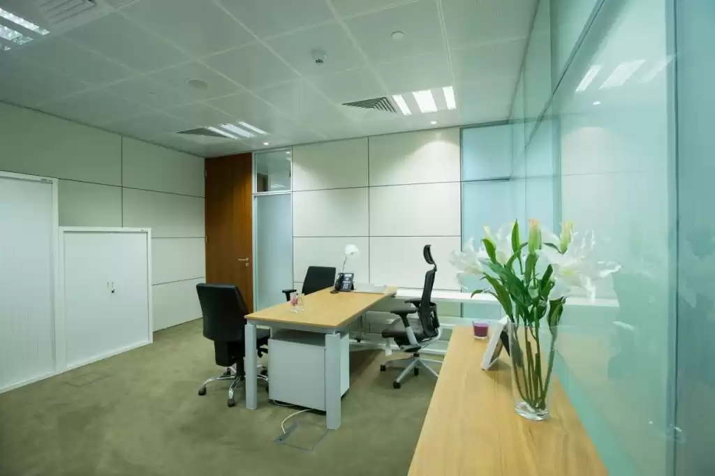 Commercial Propriété prête F / F Bureau  a louer au Al-Sadd , Doha #9095 - 1  image 