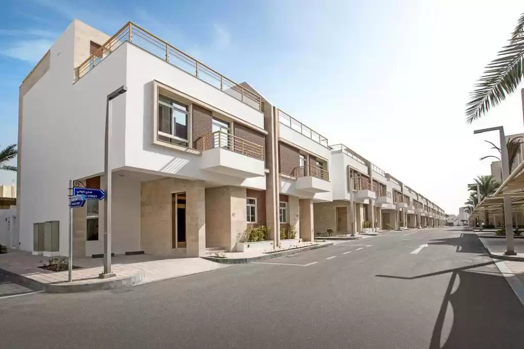Résidentiel Propriété prête 3 chambres F / F Villa à Compound  a louer au Al-Sadd , Doha #9170 - 1  image 