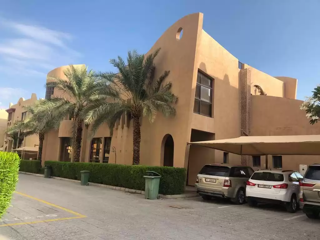 سكني عقار جاهز 4 غرف  غير مفروش فيلا  للإيجار في السد , الدوحة #9232 - 1  صورة 