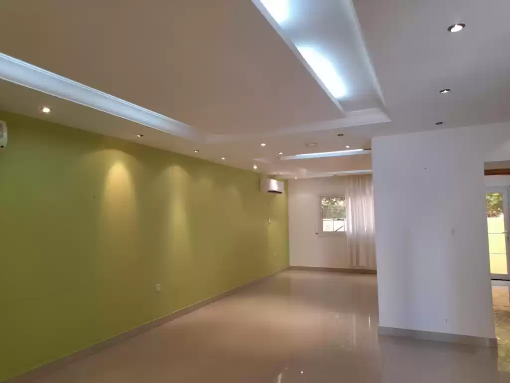 مسکونی املاک آماده 3 خوابه U/F ویلا در مجتمع  برای اجاره که در السد , دوحه #9339 - 1  image 